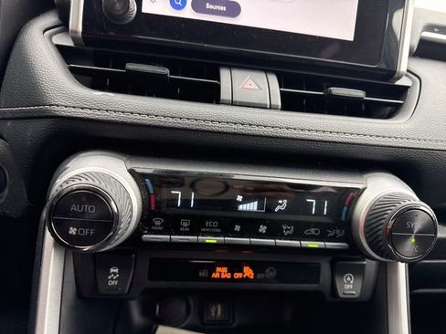 Used 2025 Toyota RAV4 XLE image 16