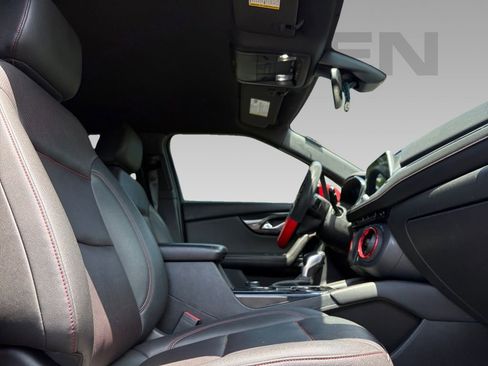 Used 2021 Chevrolet Blazer RS w/ Enhanced Convenience Package FWD image 8
