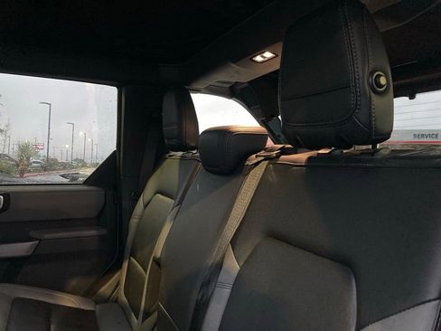 Used 2023 Ford Bronco Black Diamond image 11