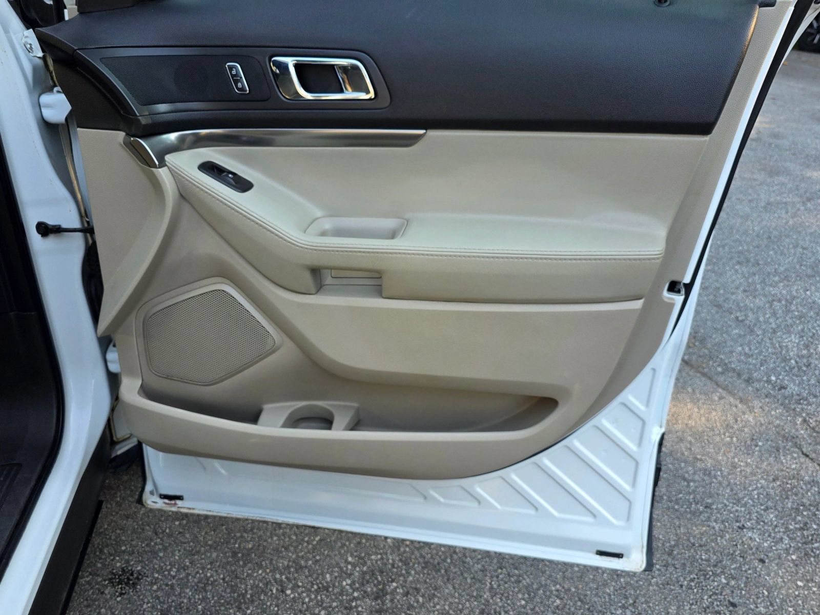 Used 2015 Ford Explorer 4WD image 31