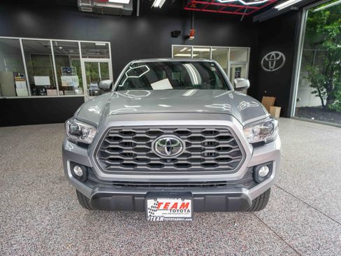 Used 2023 Toyota Tacoma TRD Off-Road w/ TRD Premium Off Road Package AWD/4WD image 6