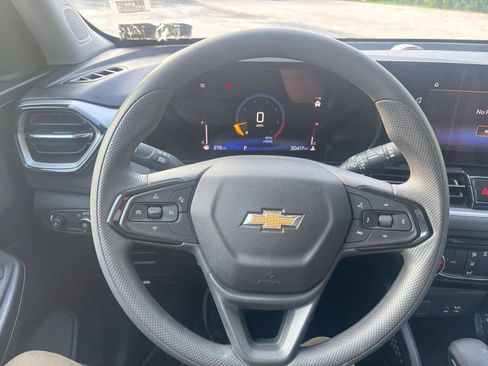 Used 2025 Chevrolet TrailBlazer LT FWD image 33