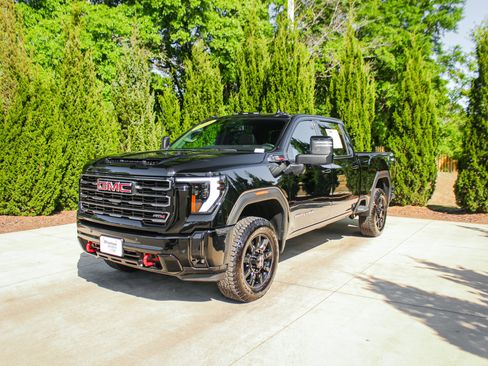 Used 2026 GMC Sierra 2500 AT4 AWD/4WD image 5