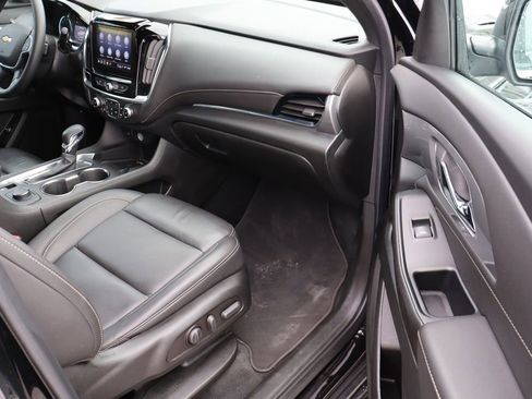 Used 2023 Chevrolet Traverse LT image 50