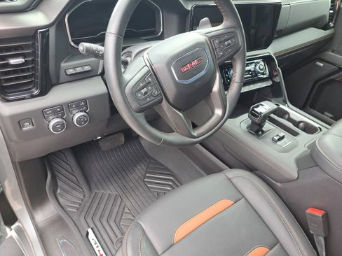 Used 2024 GMC Sierra 1500 AT4 w/ Technology Package AWD/4WD image 10