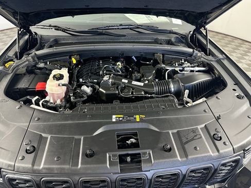 Certified 2024 Jeep Grand Cherokee Altitude AWD/4WD image 41
