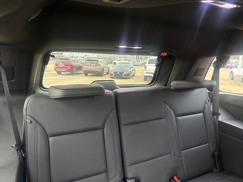 Used 2022 Chevrolet Tahoe LT w/ Luxury Package image 38