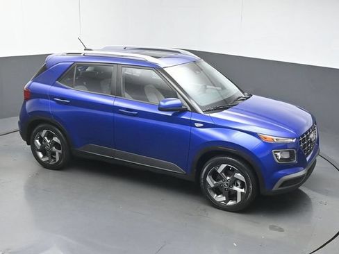 Used 2023 Hyundai Venue SEL FWD image 39