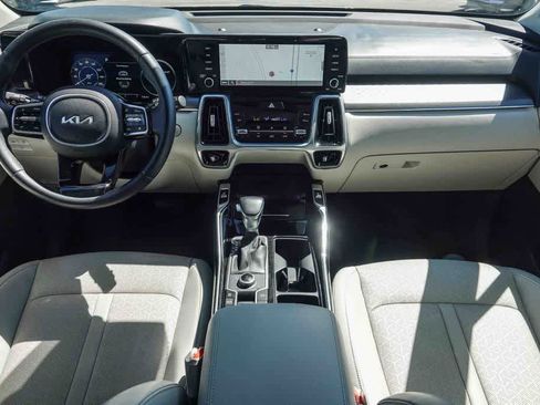 Certified 2023 Kia Sorento SX image 11