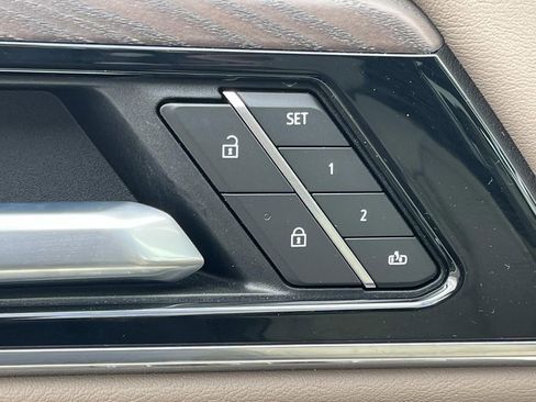 Used 2025 GMC Yukon Denali w/ Denali Reserve Package image 29