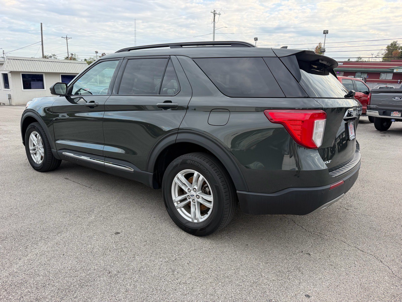 Used 2023 Ford Explorer XLT w/ Equipment Group 202A AWD/4WD image 9