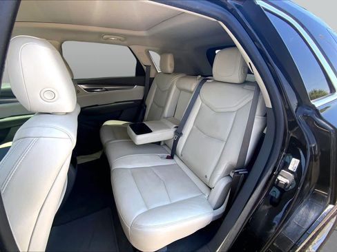 Used 2017 Cadillac XT5 Premium Luxury FWD image 21