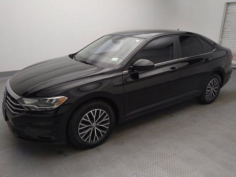 Used 2020 Volkswagen Jetta SE FWD image 2