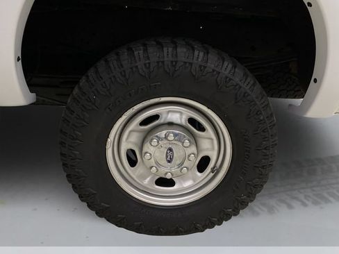 Used 2015 Ford F250 XL w/ Power Equipment Group AWD/4WD image 17