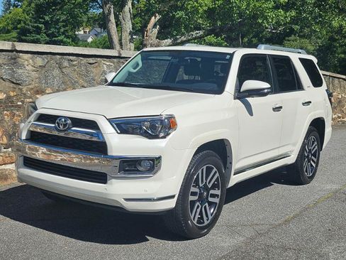 Used 2018 Toyota 4Runner Limited AWD/4WD image 13