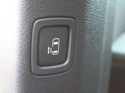 New 2026 Kia Carnival SX image 8