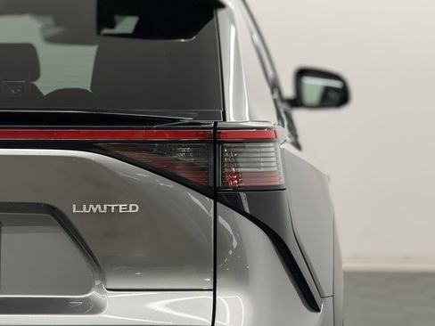 Used 2023 Toyota bZ4X Limited image 7