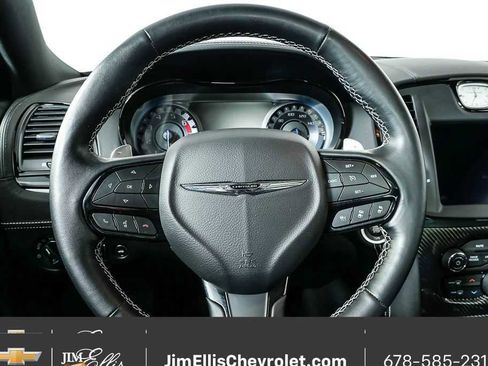 Used 2023 Chrysler 300 C image 10