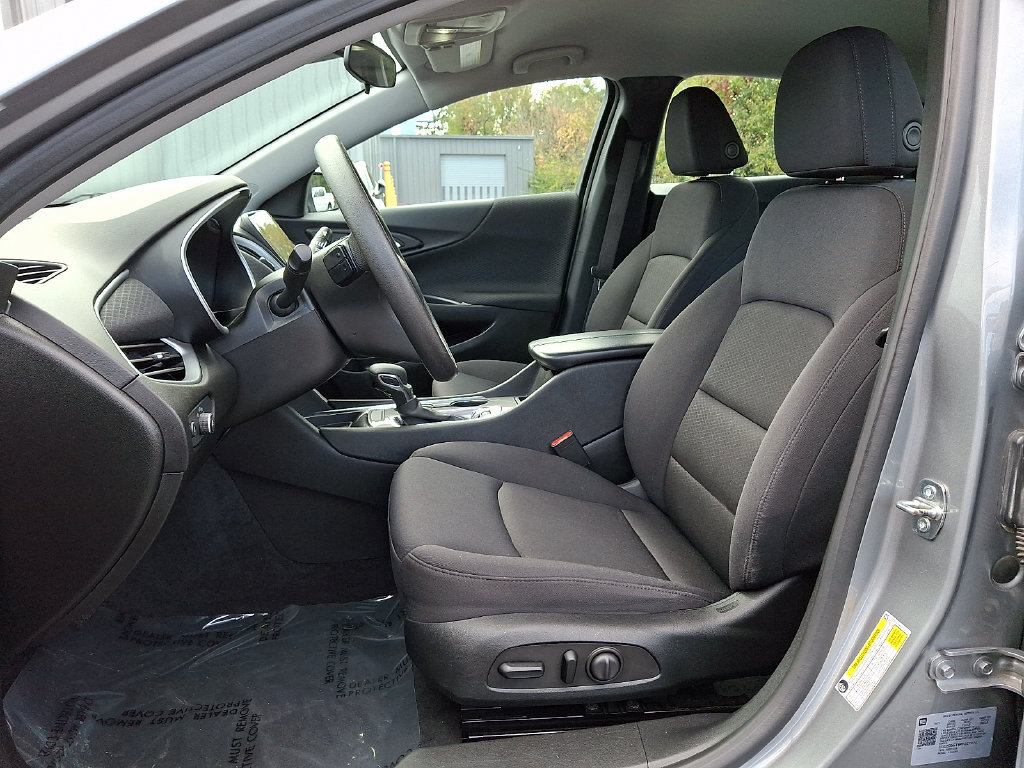 Used 2023 Chevrolet Malibu LT FWD image 13