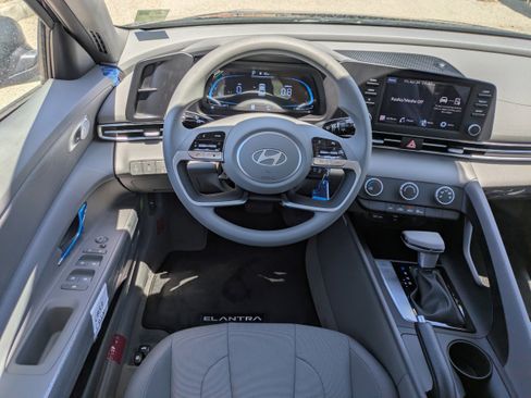 New 2026 Hyundai Elantra SE FWD image 14