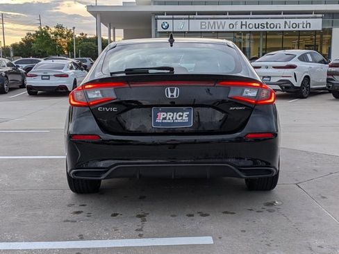 Used 2025 Honda Civic Sport image 6