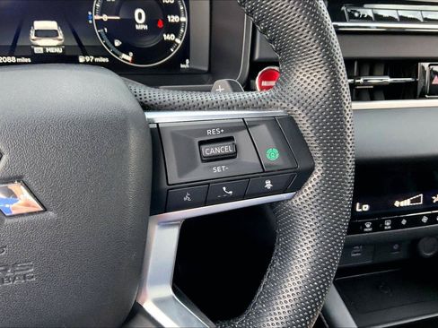 Used 2023 Mitsubishi Outlander SE AWD/4WD image 18