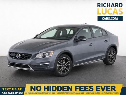 Used 2017 Volvo S60 T5 Cross Country Platinum AWD/4WD image 1