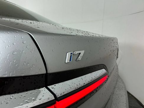 Used 2024 BMW i7 xDrive60 AWD/4WD image 31