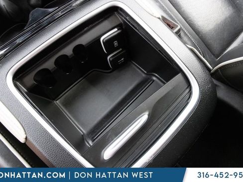 Used 2023 Chrysler Pacifica Limited FWD image 15