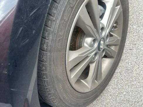 Used 2017 Hyundai Elantra Value Edition w/ Cargo Package FWD image 3