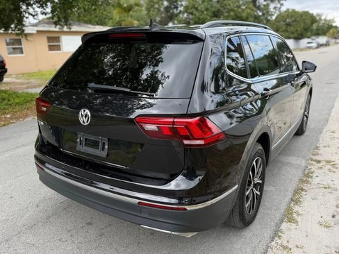 Used 2021 Volkswagen Tiguan SE w/ Panoramic Sunroof Package FWD image 6