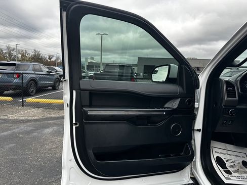 Used 2018 Ford Expedition XLT w/ Equipment Group 201A image 21