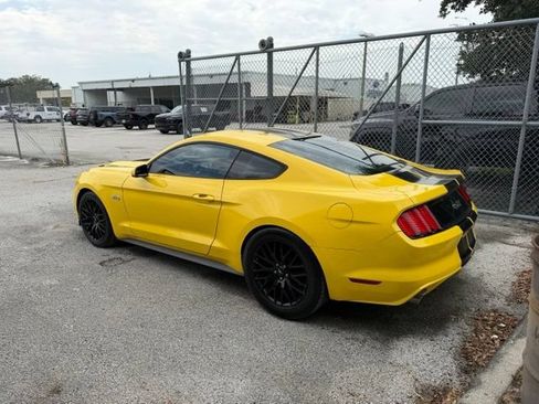 Used 2017 Ford Mustang GT w/ GT Performance Package RWD image 4
