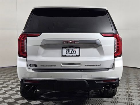 Used 2021 GMC Yukon Denali w/ Denali Premium Package image 3