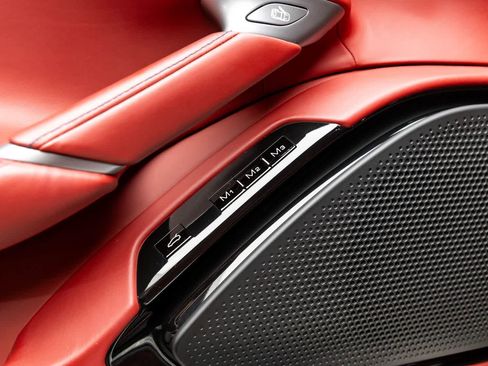 Used 2021 Ferrari Roma image 28