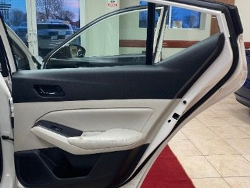 Used 2024 Nissan Altima 2.5 SV image 13