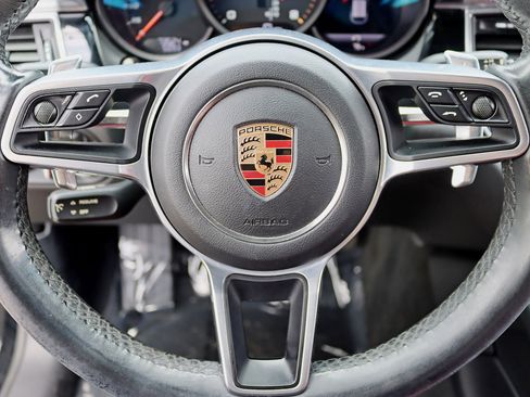 Used 2018 Porsche Macan Sport Edition AWD/4WD image 18
