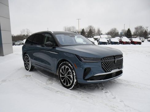 New 2026 Lincoln Nautilus Reserve image 9