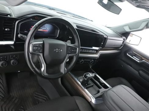 Used 2024 Chevrolet Silverado 1500 RST AWD/4WD image 17