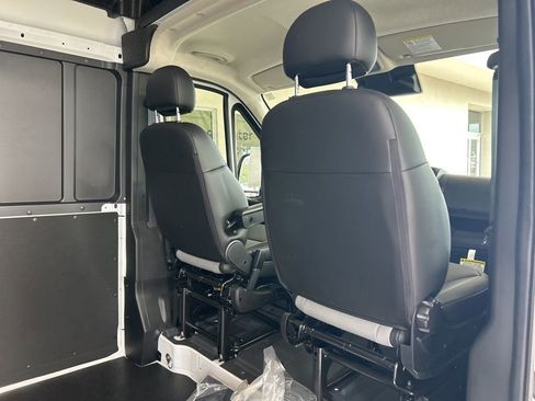 New 2026 RAM ProMaster 2500 w/ Premium Convenience Group image 25