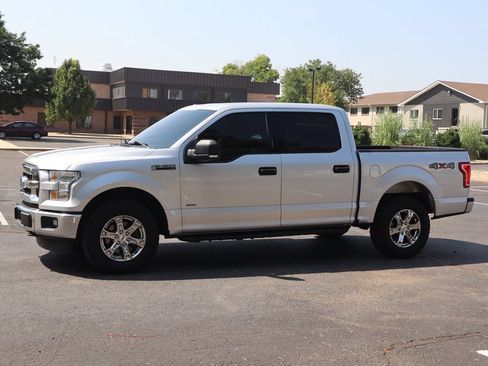 Used 2017 Ford F150 XLT w/ Equipment Group 301A Mid AWD/4WD image 10