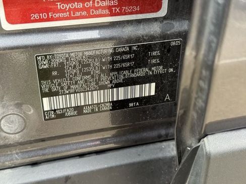 Used 2025 Toyota RAV4 XLE FWD image 34