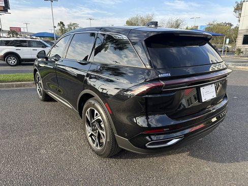 Certified 2024 Lincoln Nautilus Premier image 4