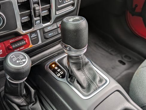 Used 2025 Jeep Wrangler Unlimited Sport S 4xe AWD/4WD image 30