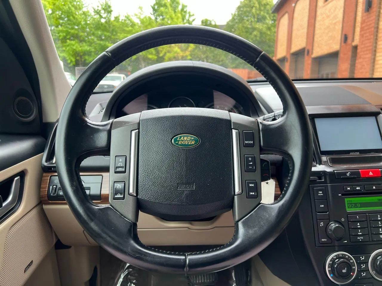 Used 2010 Land Rover LR2 HSE AWD/4WD image 40