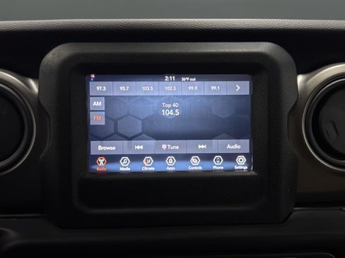 Used 2023 Jeep Gladiator Sport AWD/4WD image 23