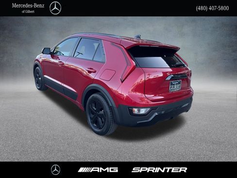 Used 2023 Kia Niro EX FWD image 3