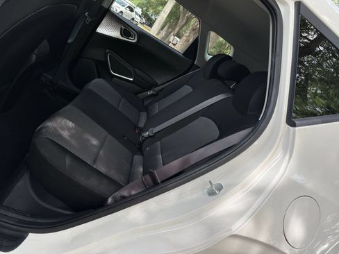 Used 2025 Kia Soul LX w/ LX Technology Package FWD image 22