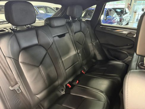 Used 2021 Porsche Macan AWD/4WD image 27