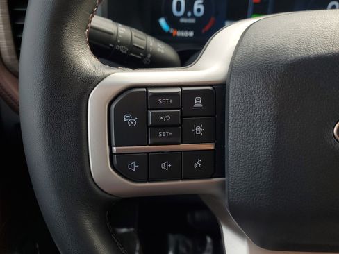 Used 2024 Ford Expedition Limited image 27